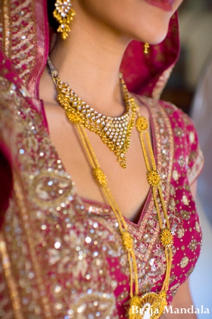 indian-wedding-closeup-gold-lengha