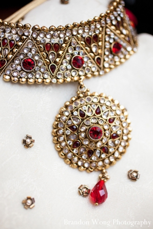 indian-wedding-getting-ready-necklace