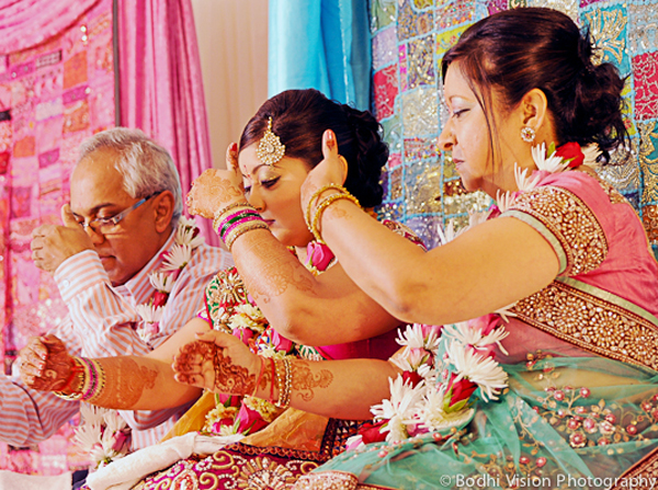 indian wedding bride family tradition