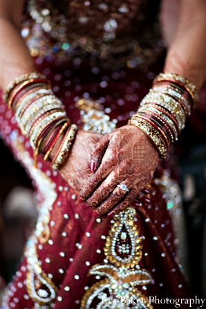 indian-wedding-bride-detail-mehndi-bangles-gold