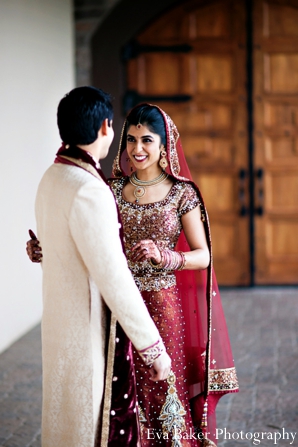 indian-wedding-portrait-bride-groom-embrace