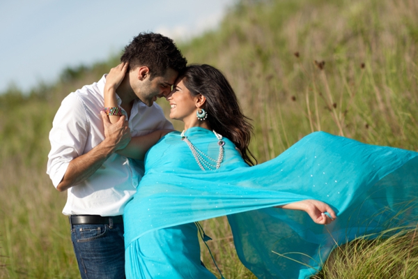 indian-wedding-bride-groom-outdoor-nature-engagement-session