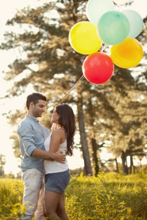 indian-wedding-engagement-couple-shoot-outdoors-balloons