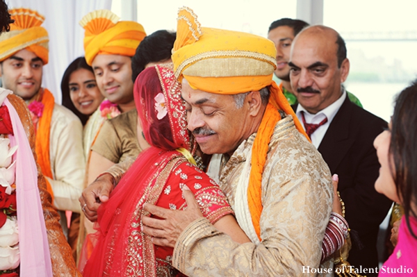 indian-wedding-ceremony-bride-embrace