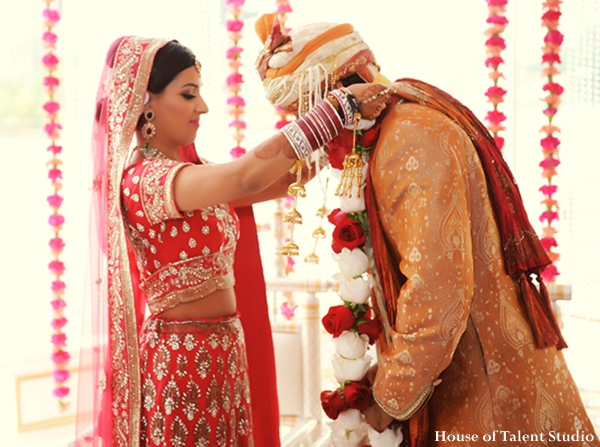 indian-wedding-ceremony-bride-groom-tradtional