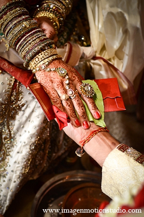 indian wedding ceremony traditions bridal mehndi