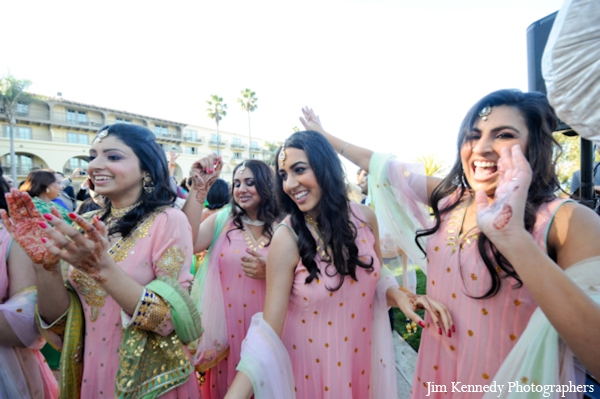 indian-wedding-baraat-bridal-party-dancing