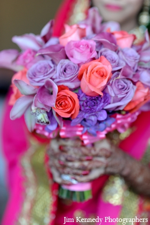 indian-wedding-boquet-roses-colorful-bridal