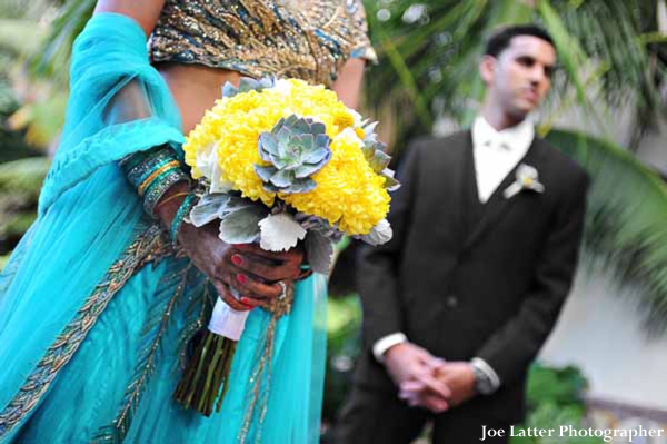 indian-wedding-bride-groom-portrait-bouquet