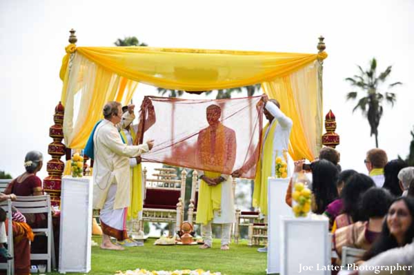 indian-wedding-bride-mandap-outdoor-ceremony