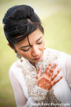 indian wedding bride mehndi jewelry hair