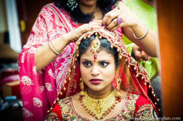 indian-wedding-bride-gold-jewelry-red-tradtional