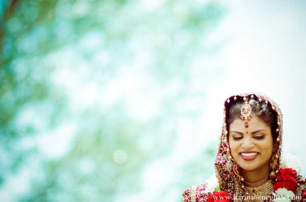 indian-wedding-bride-smiles-at-ceremony