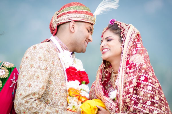 indian-wedding-couple-at-ceremony-look-of-love