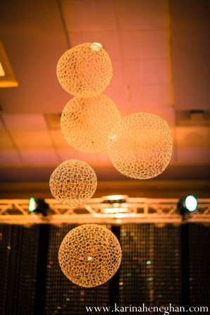 indian-wedding-reception-venue-decor-lanterns-hanging