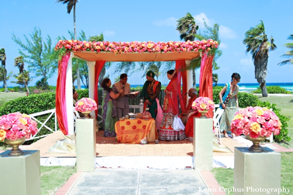 indian-wedding-ceremony-tropical-beach