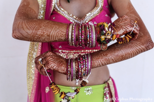 indian-wedding-bangles-mehndi