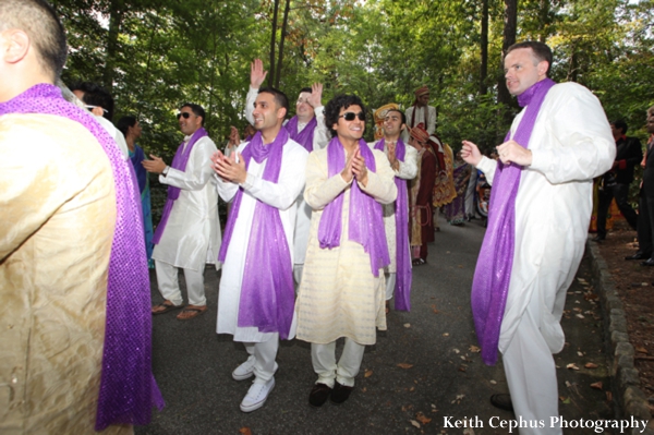 indian-wedding-baraat-dancing-guests