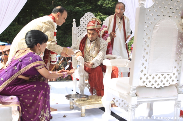 indian-wedding-ceremony-groom-bride-customs