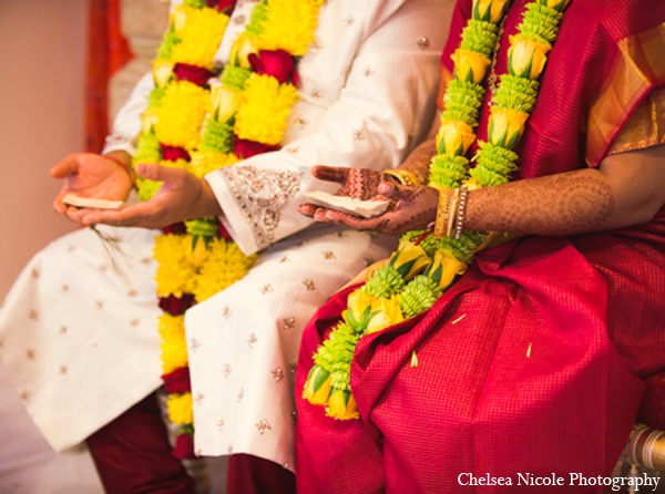 indian wedding ceremony tradition red white