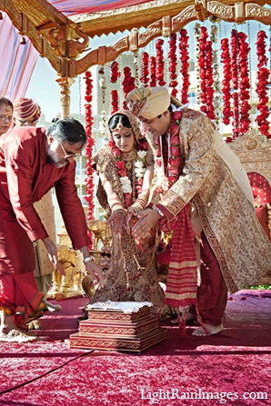 indian wedding mandap ceremony bride groom