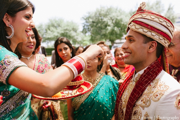 indian-wedding-baraat-family-customs-groom