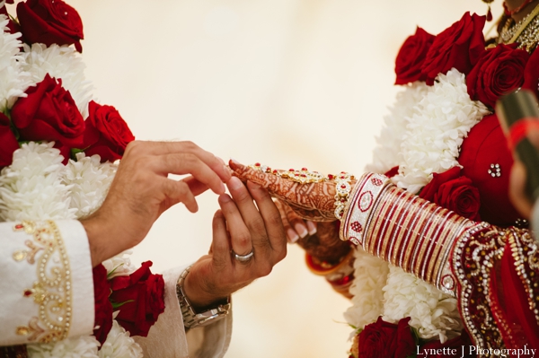 indian-wedding-ceremony-customs-bride-groom-details