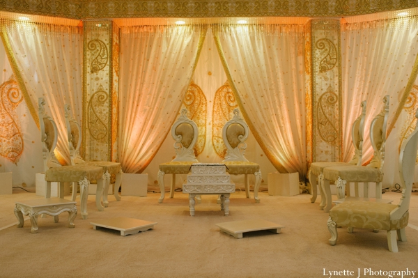 indian-wedding-ceremony-decor-lighting