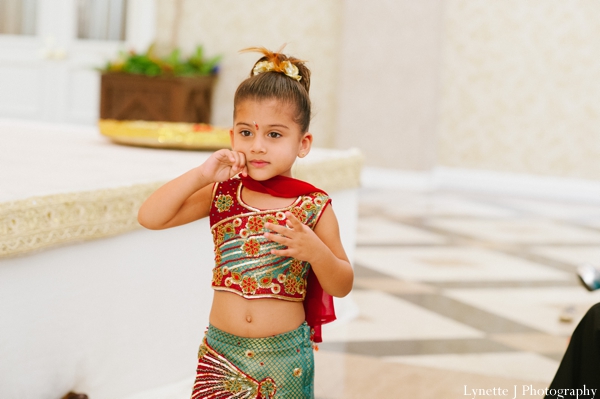 indian-wedding-ceremony-guests-child