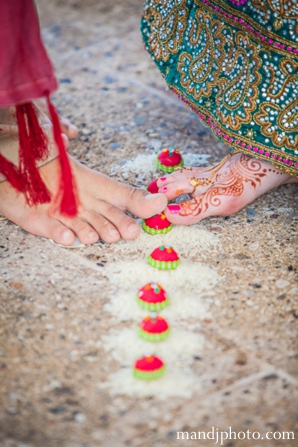 indian wedding couple traditions ceremony