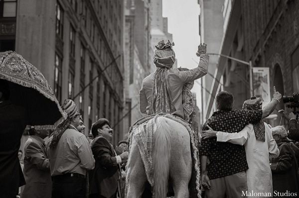 indian wedding groom photography baraat