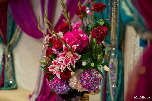 indian wedding reception decor flowers