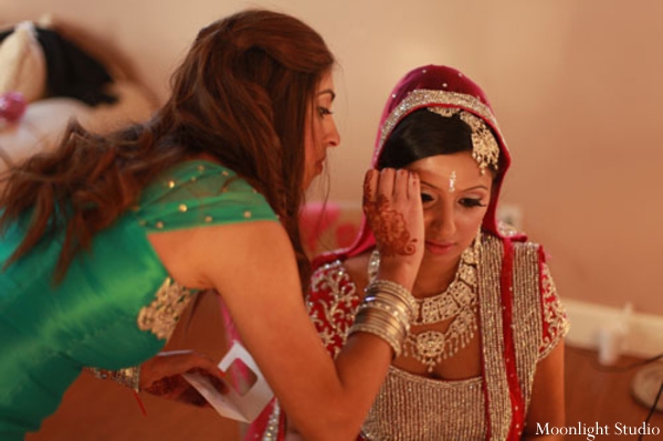 indian-wedding-bride-getting-ready-ceremony