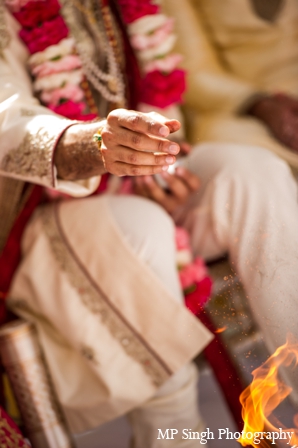 indian-wedding-ceremony-fire-ritual-tradtional