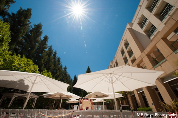 indian-wedding-ceremony-outdoors-white-umbrella