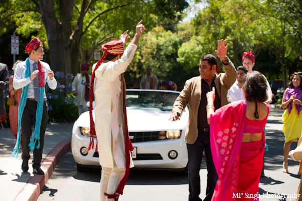 indian-wedding-outdoors-celebration-baraat