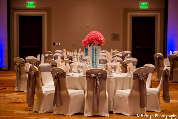 indian-wedding-reception-table-setting-floral-centerpiece