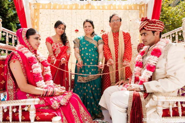 indian-wedding-tradtional-ceremony-bride-groom-mandap