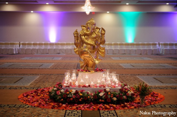 indian wedding statue