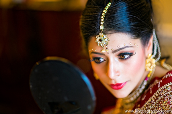 indian-wedding-bride-portrait-makeup-tikka