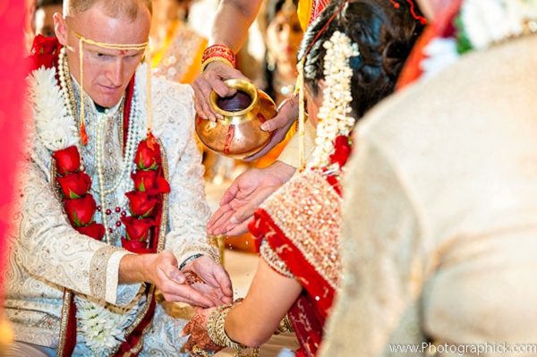 indian-wedding-ceremony-tradtional-rituals-fusion-couple