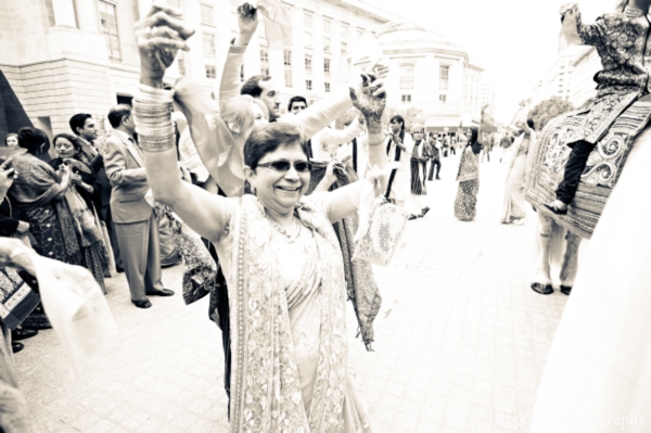 indian wedding baraat black white