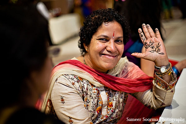 indian wedding photography traditional mehndi