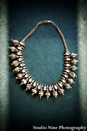 indian-wedding-gold-necklace-ceremony