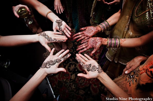 indian-wedding-photography-ideas-hands-henna