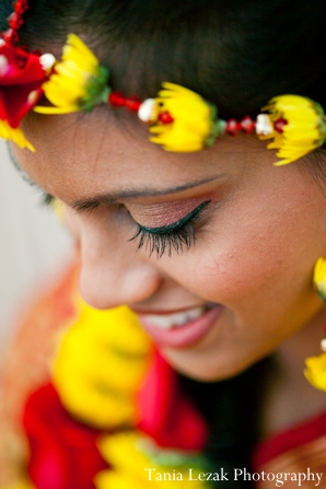 indian-wedding-bride-gaye-holud-smiling