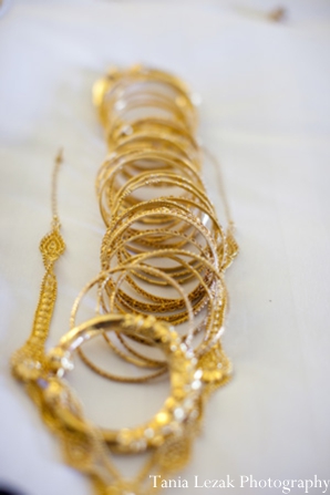 indian-wedding-getting-ready-gold-bangles