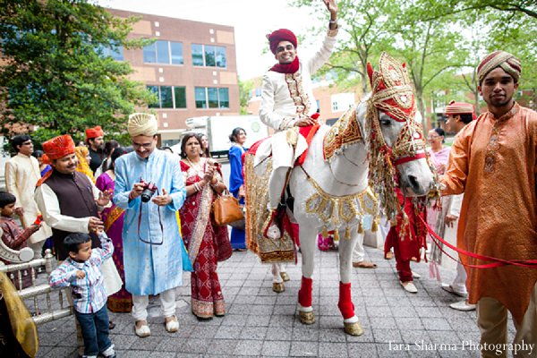 indian-wedding-baraat-groom-horseback