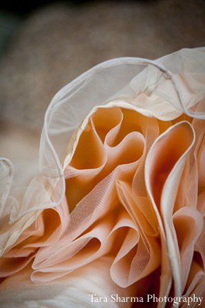 indian-wedding-reception-lengha-peach-closeup