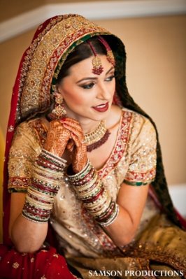 indian-wedding-pakistani-maharani-beautiful-traditional-gold-bangles